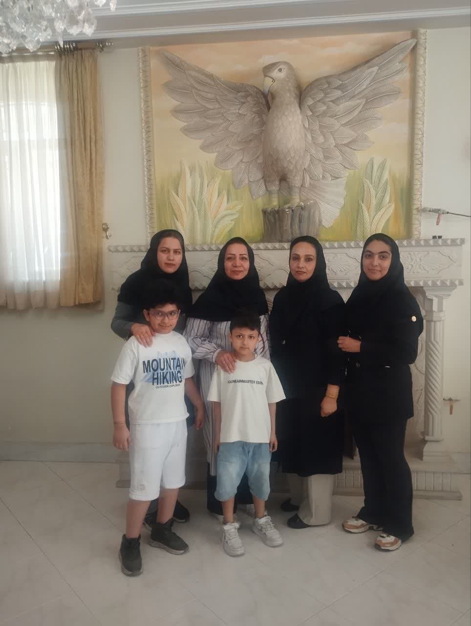 تعدادی از معلمان دبستان پسرانه غیردولتی استاد محمد بهمن بیگی
